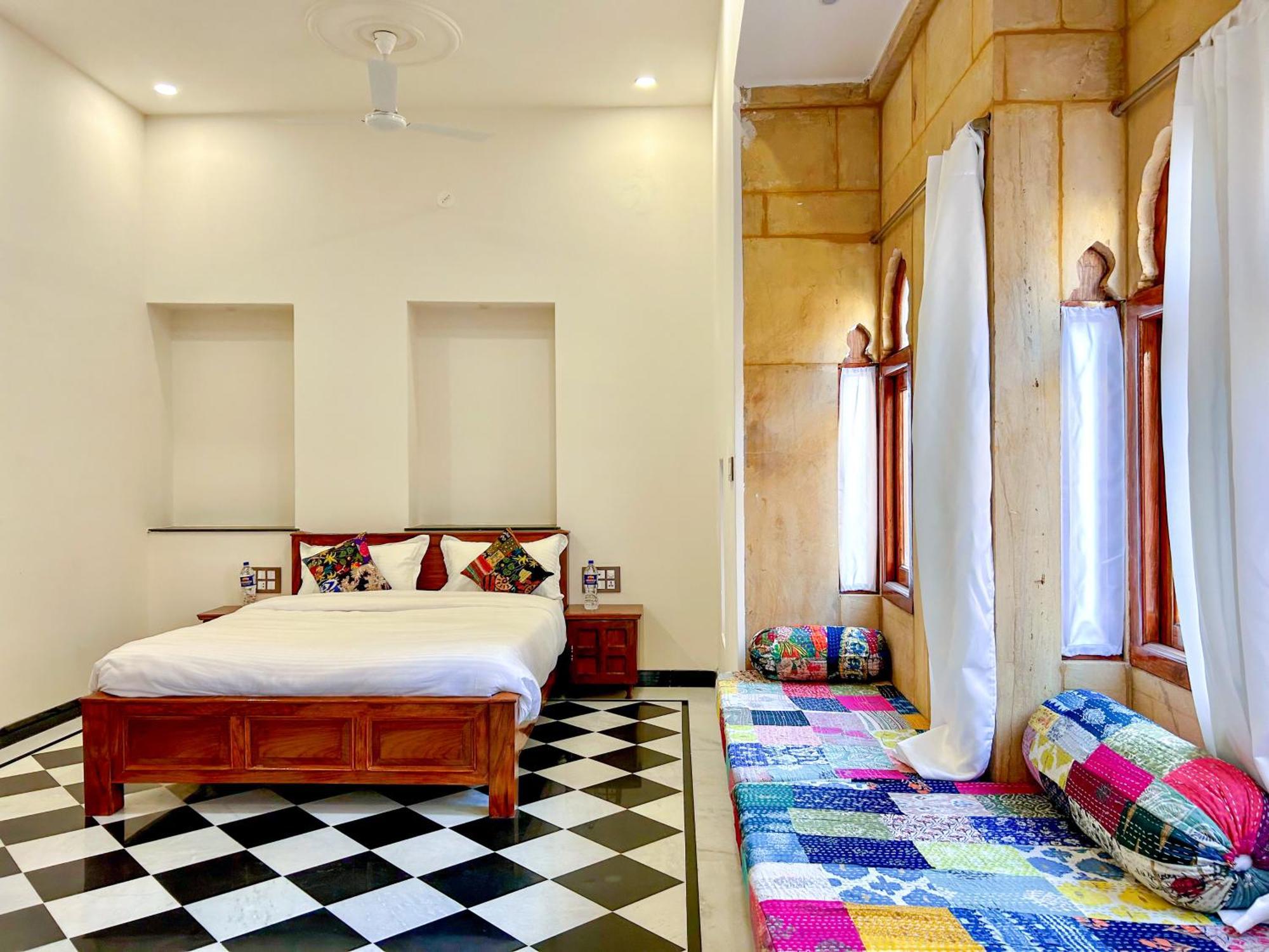 Hotel Vasudev Niwas Jaisalmer Dış mekan fotoğraf